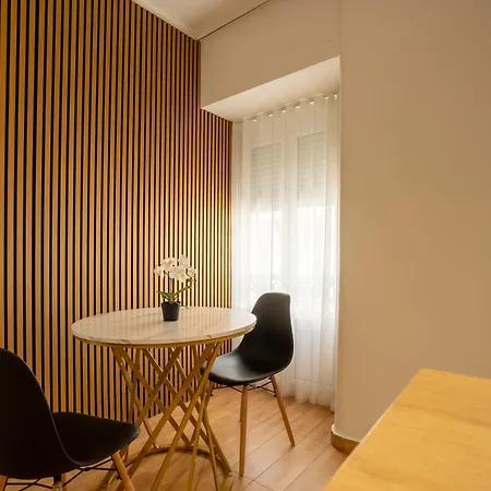 Local House Affittacamere 3*
